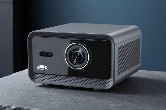 真正省心耐用 全封闭结构，杜绝灰尘侵入，避免因积尘导致的卡顿过热与损坏 告别频繁维护 专为酒店高频使用设计，稳定性远超普通设备，保障客 房持续营业